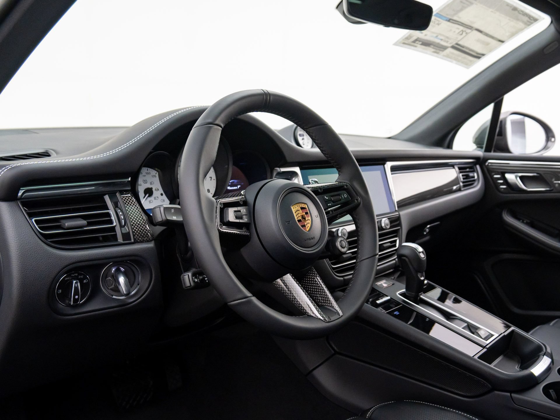 New 2026 Porsche Macan Turbo AWD/4WD image 4