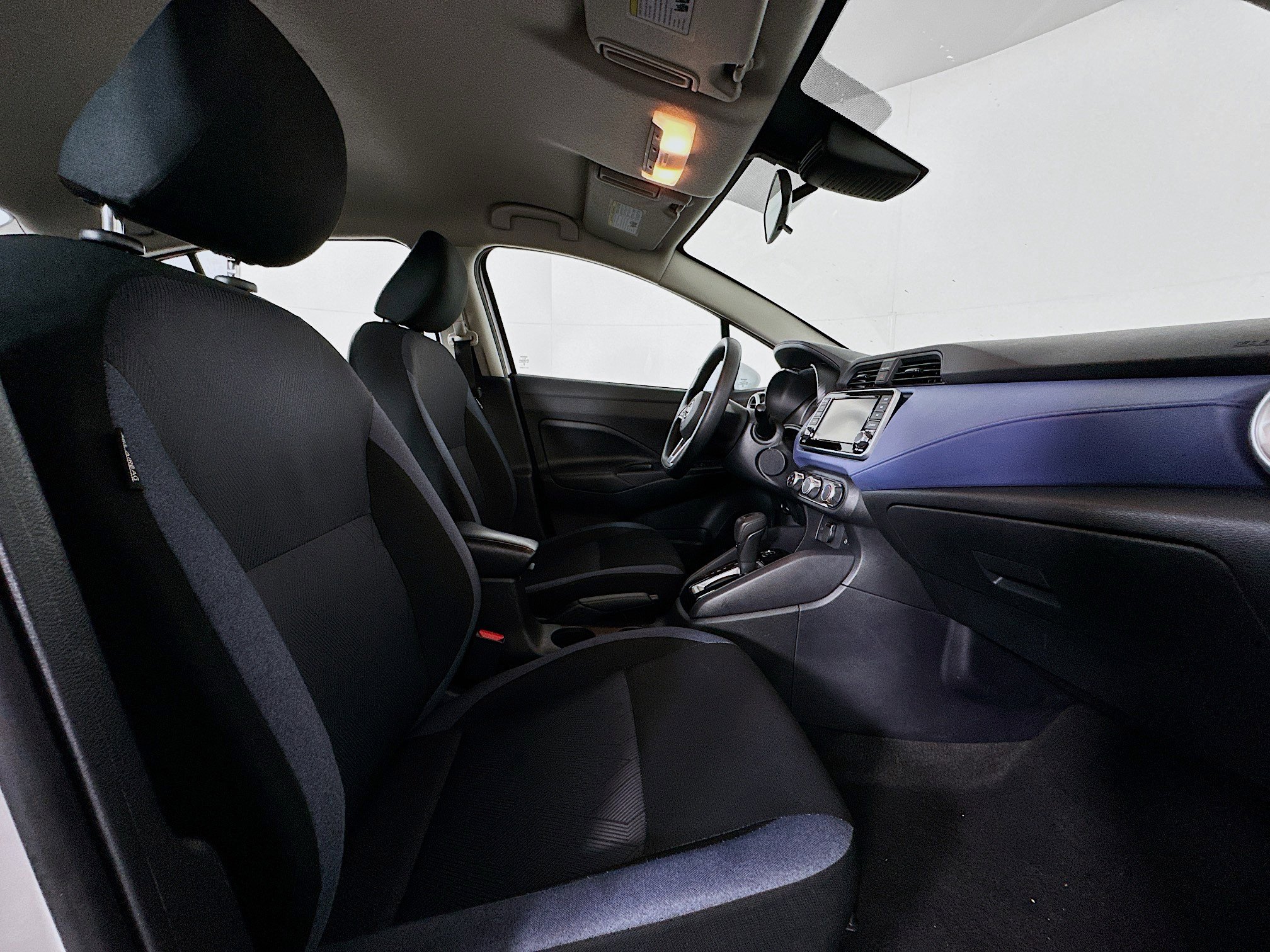 Used 2023 Nissan Versa SV image 29