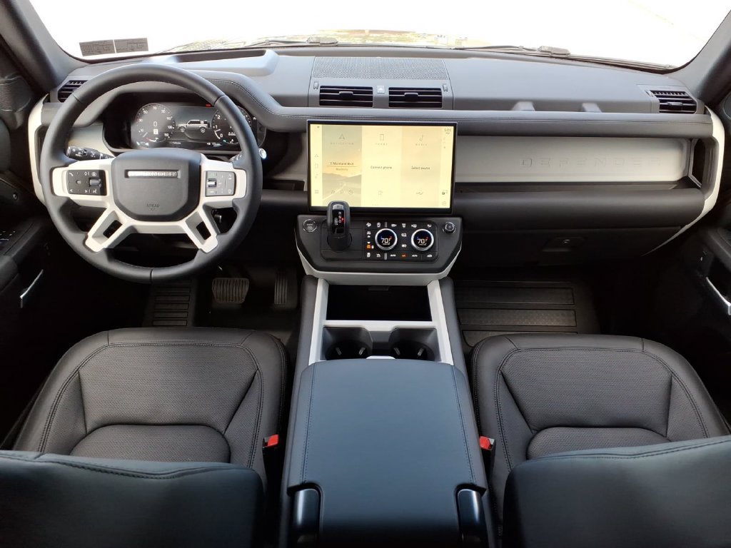 New 2026 Land Rover Defender 110 X-Dynamic SE AWD/4WD image 9