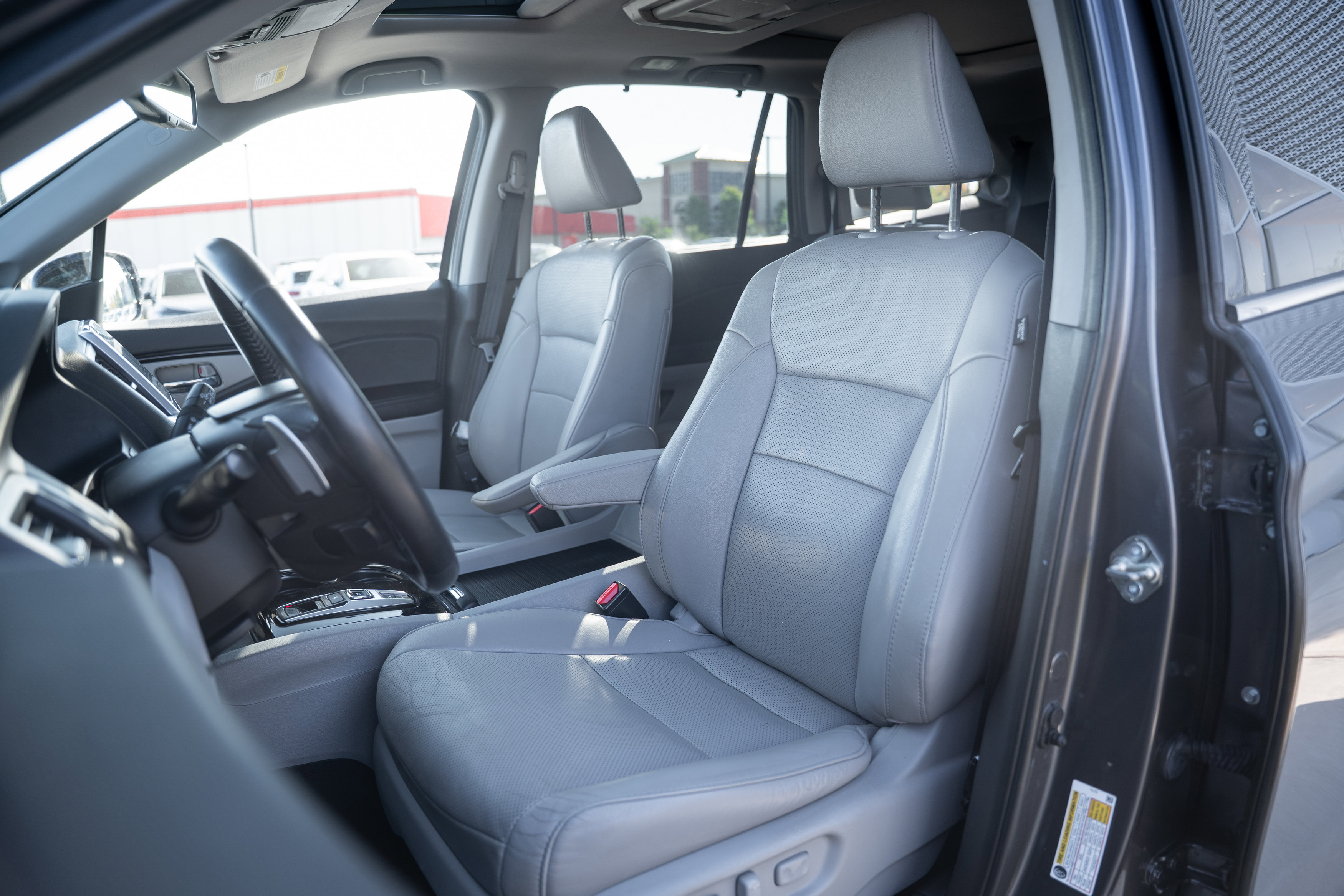 Used 2018 Honda Pilot Elite image 12