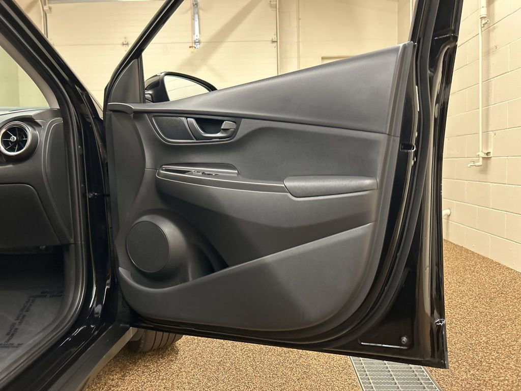 Used 2023 Hyundai Kona SEL AWD/4WD image 16