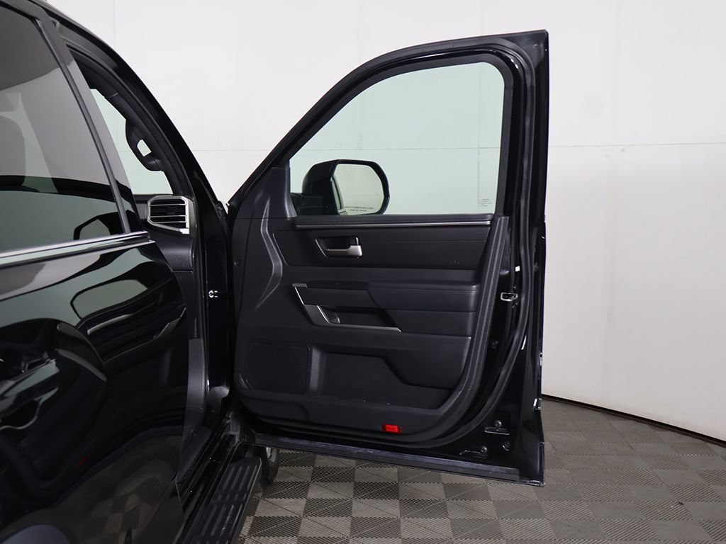 Used 2025 Toyota Sequoia SR5 AWD/4WD image 23