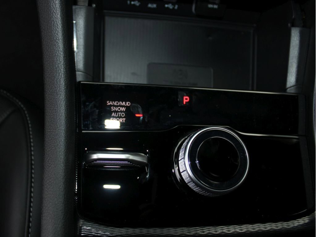 New 2025 Jeep Grand Cherokee Limited w/ Luxury Tech Group II image 19