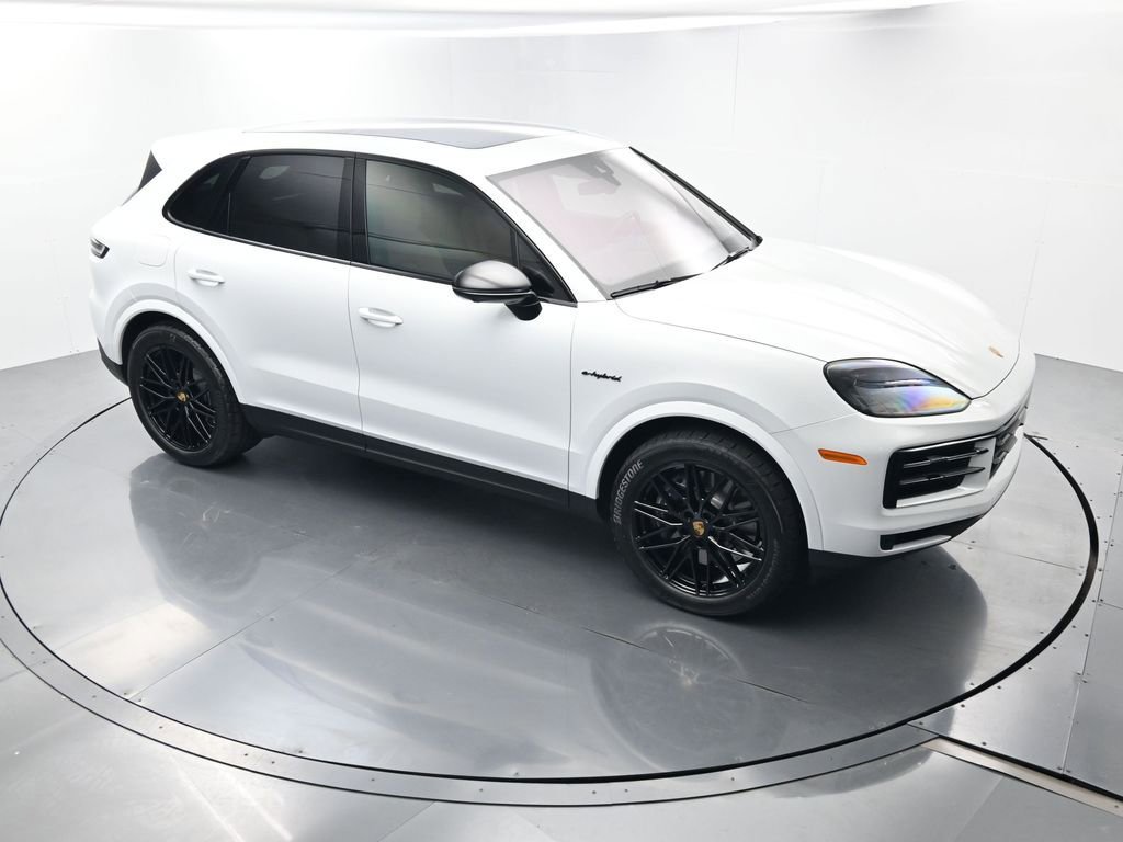 Certified 2024 Porsche Cayenne AWD/4WD image 43