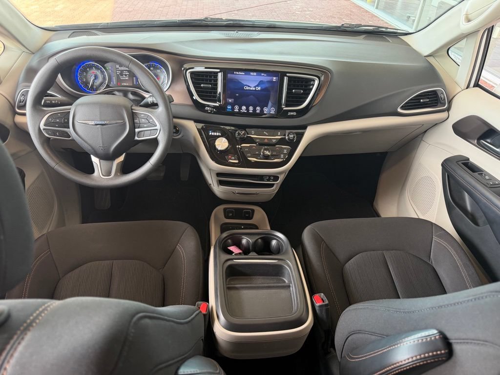Used 2018 Chrysler Pacifica Touring Plus FWD image 45