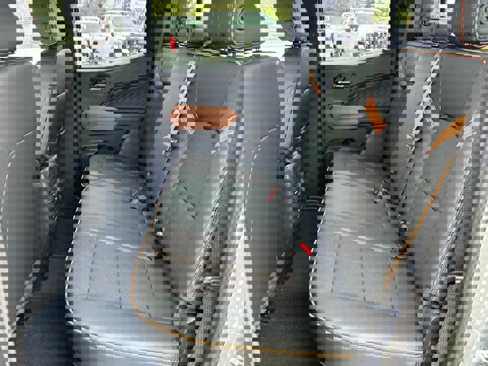 Used 2025 GMC Canyon AT4 image 19