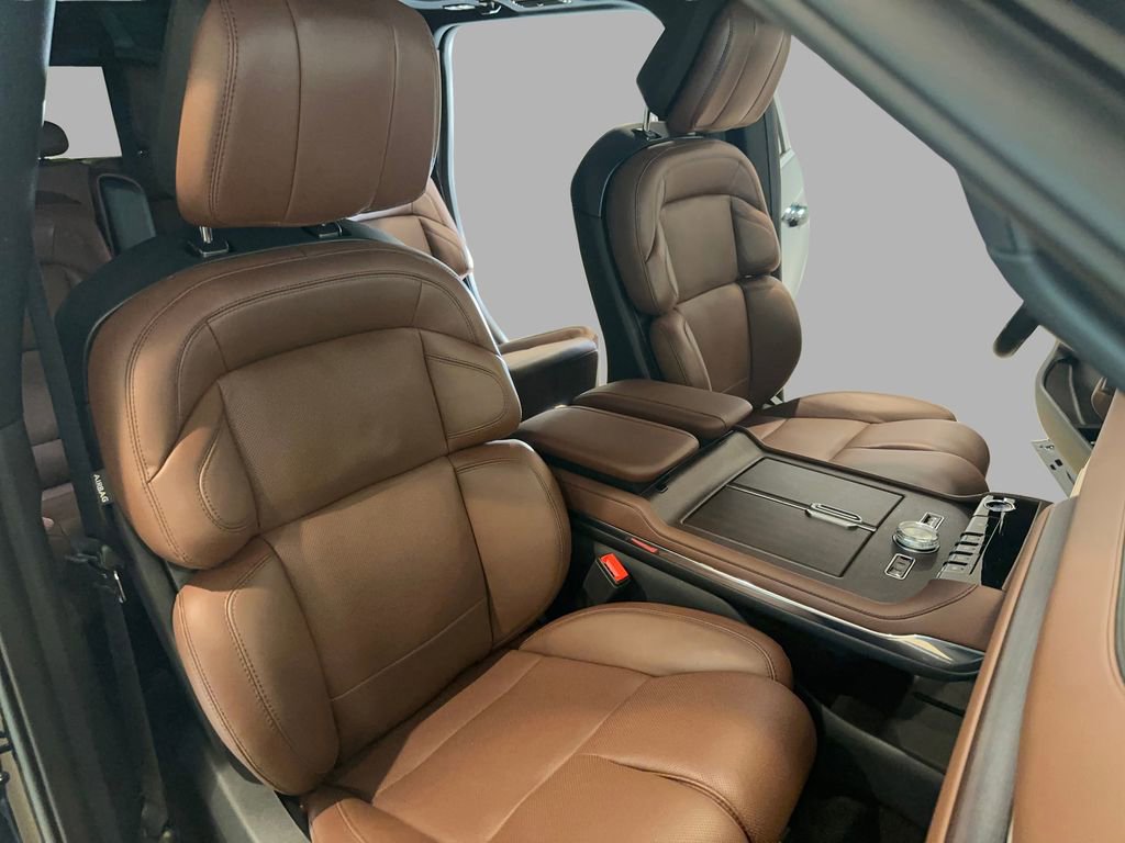 Used 2025 Lincoln Navigator Reserve image 25