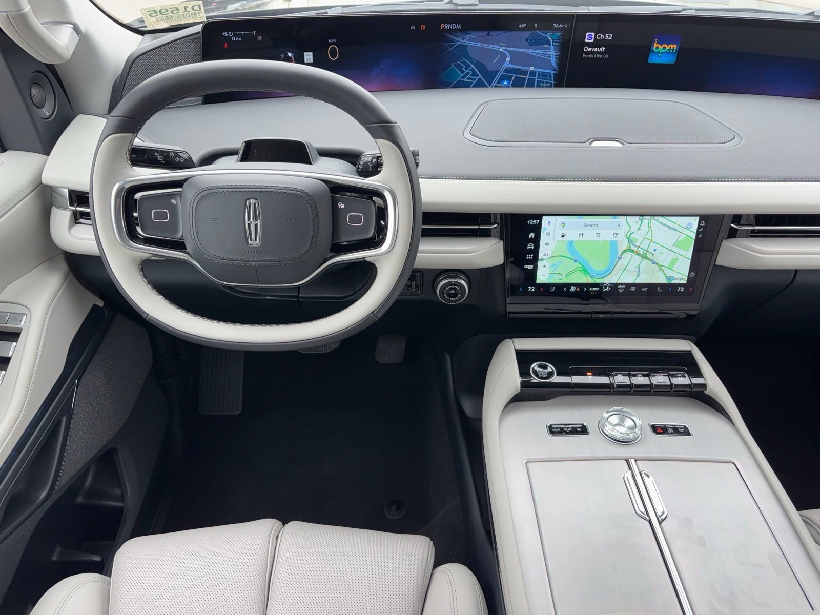 New 2026 Lincoln Navigator L Reserve w/ Jet Appearance Package image 3