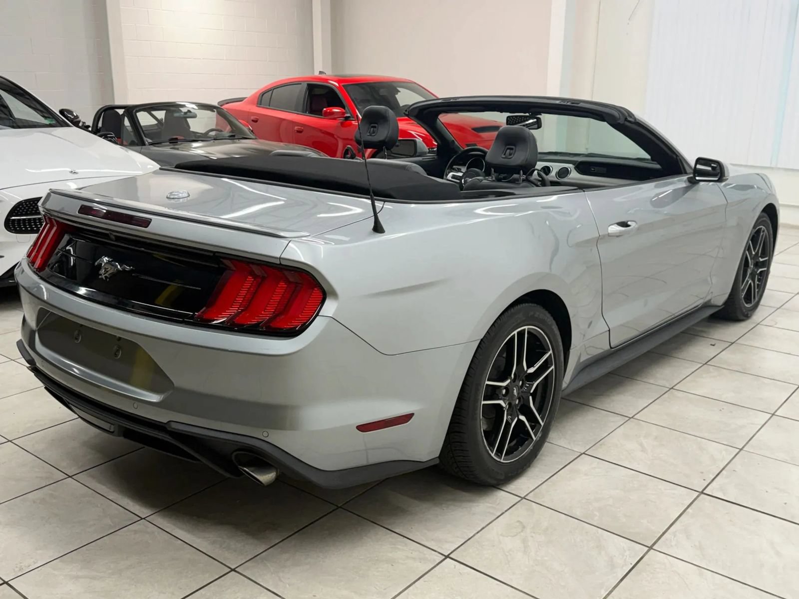 Used 2020 Ford Mustang Premium RWD image 9