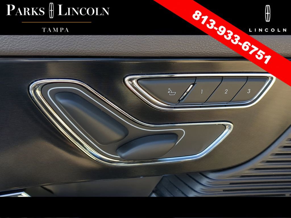 Certified 2021 Lincoln Corsair FWD w/ Premium Package image 18