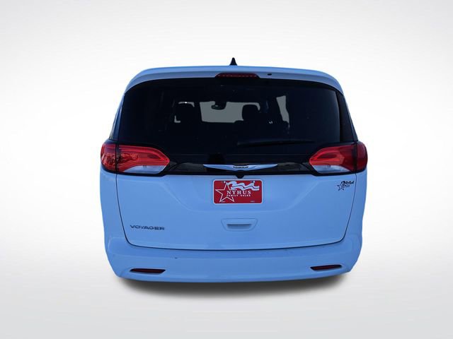 Used 2024 Chrysler Voyager LX FWD image 8