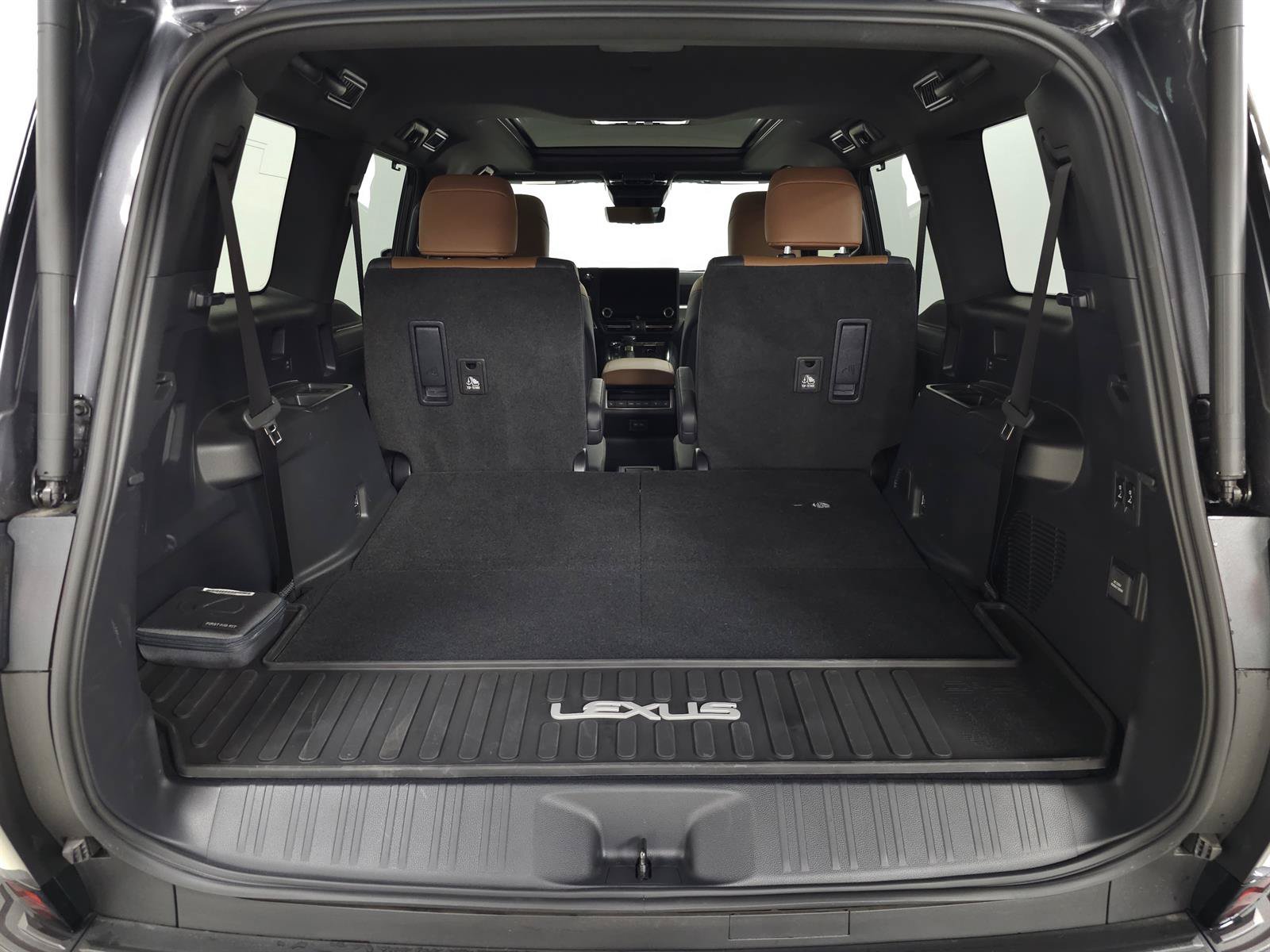Certified 2025 Lexus GX 550 w/ Cold Area Package AWD/4WD image 8