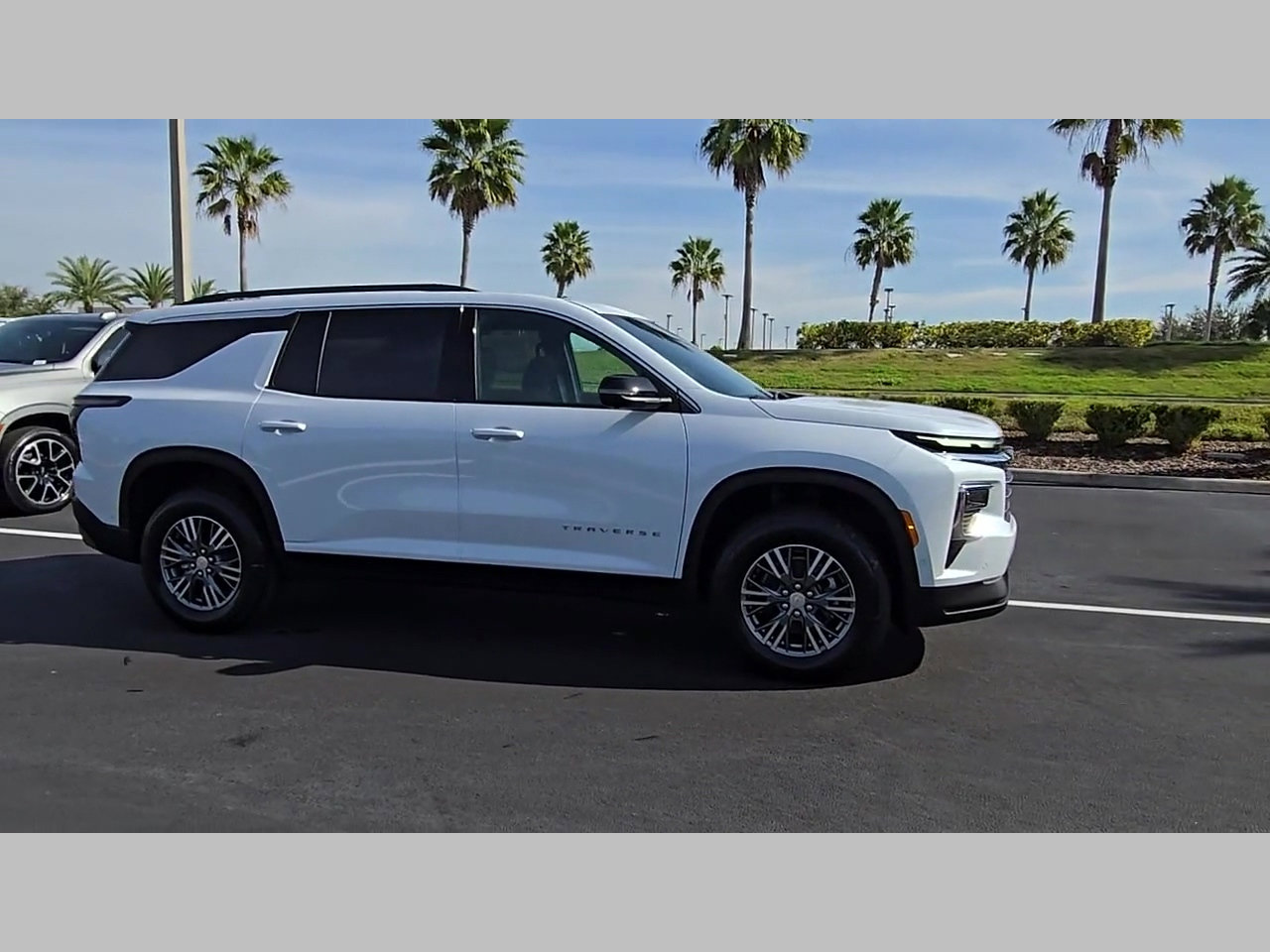 New 2026 Chevrolet Traverse LT w/ Enhanced Driving Package FWD image 24