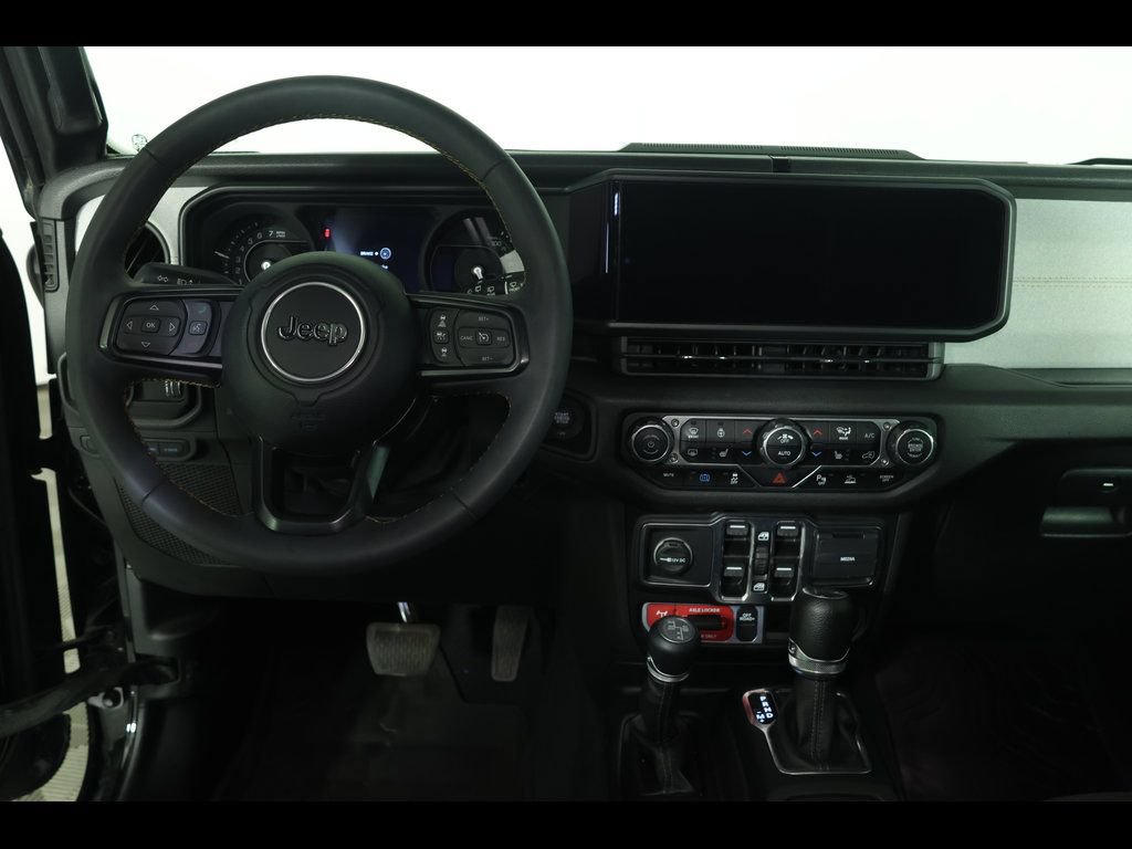 Used 2024 Jeep Wrangler Unlimited AWD/4WD image 15