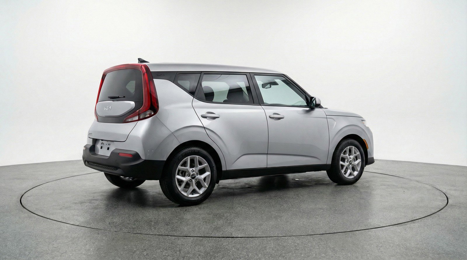 Used 2025 Kia Soul LX w/ LX Technology Package FWD image 9