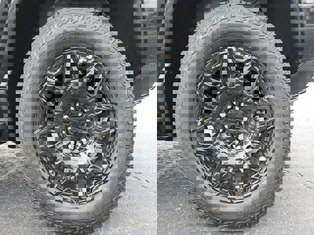 New 2025 GMC Hummer EV 2X image 12