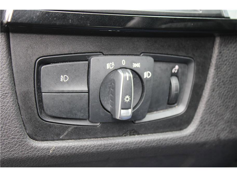 Used 2018 BMW 330i xDrive Sedan image 14