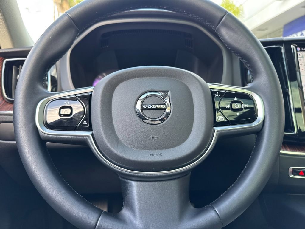 Certified 2023 Volvo XC60 T8 Plus AWD/4WD image 23