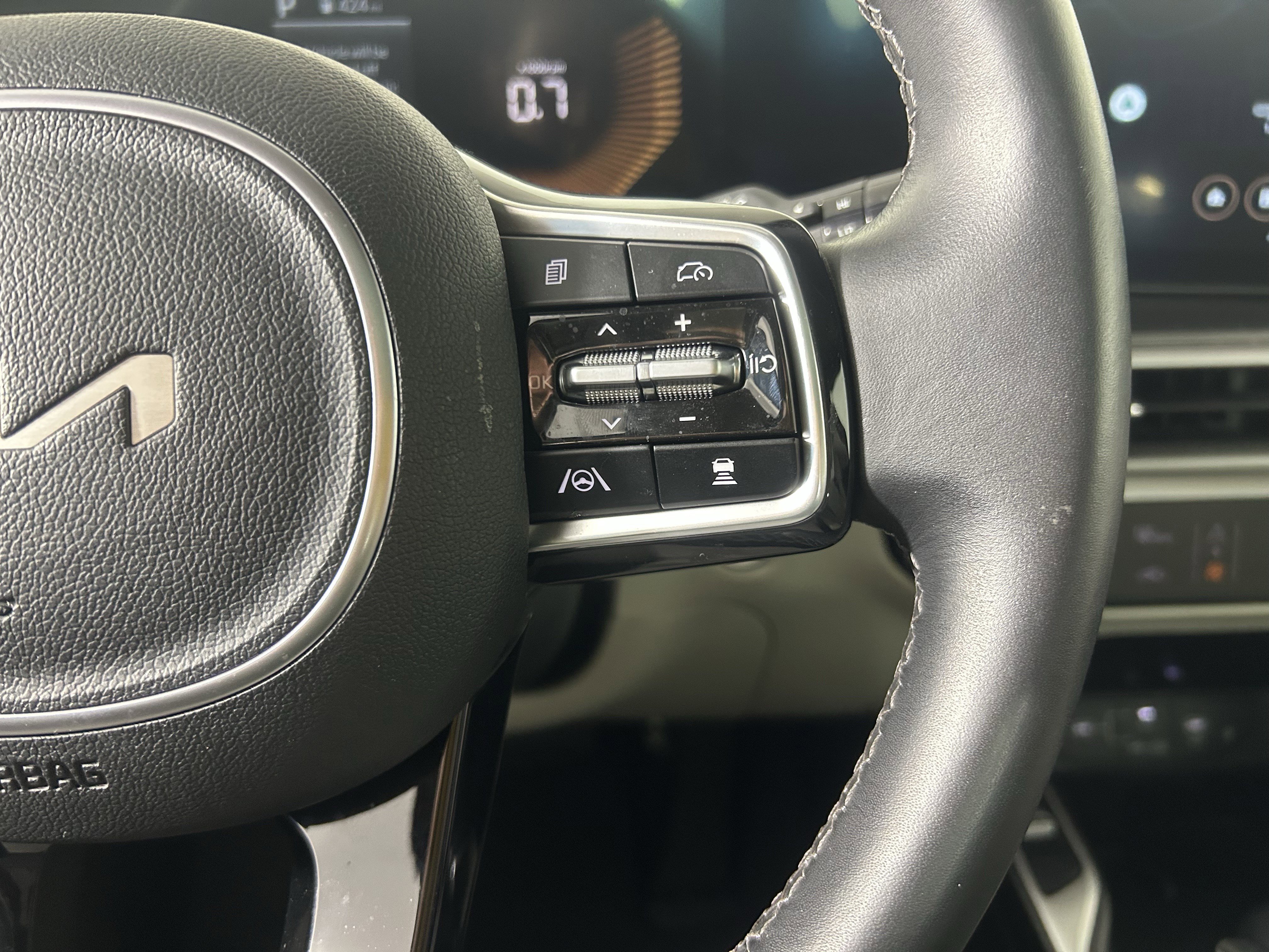 Used 2025 Kia Sorento S w/ Panoramic Sunroof Package image 18