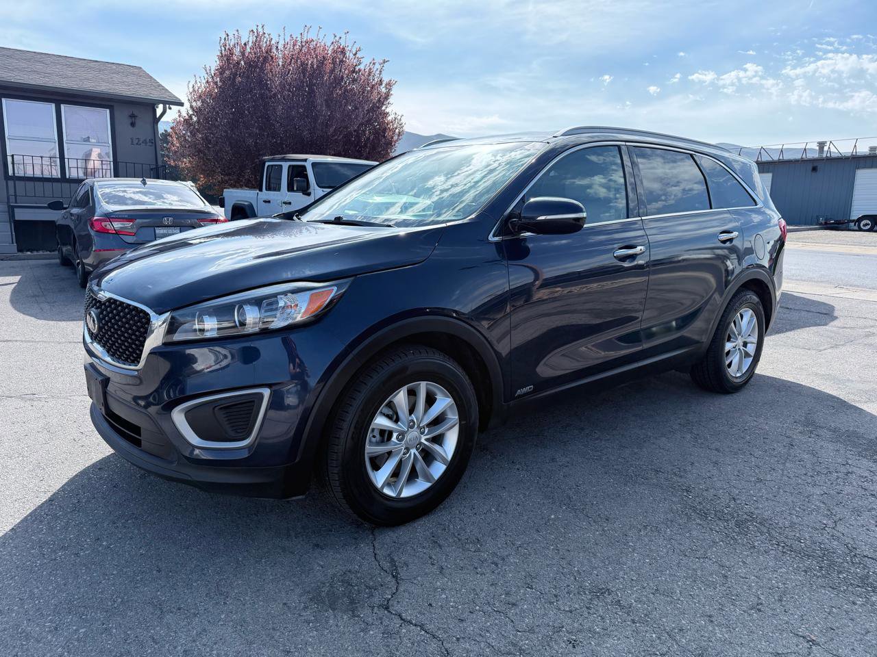 Used 2017 Kia Sorento LX w/ LX Convenience Package image 1