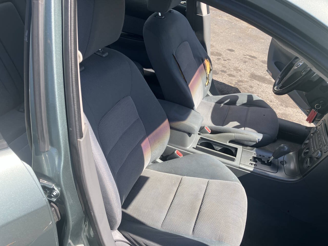 Used 2004 MAZDA MAZDA6 i FWD image 30
