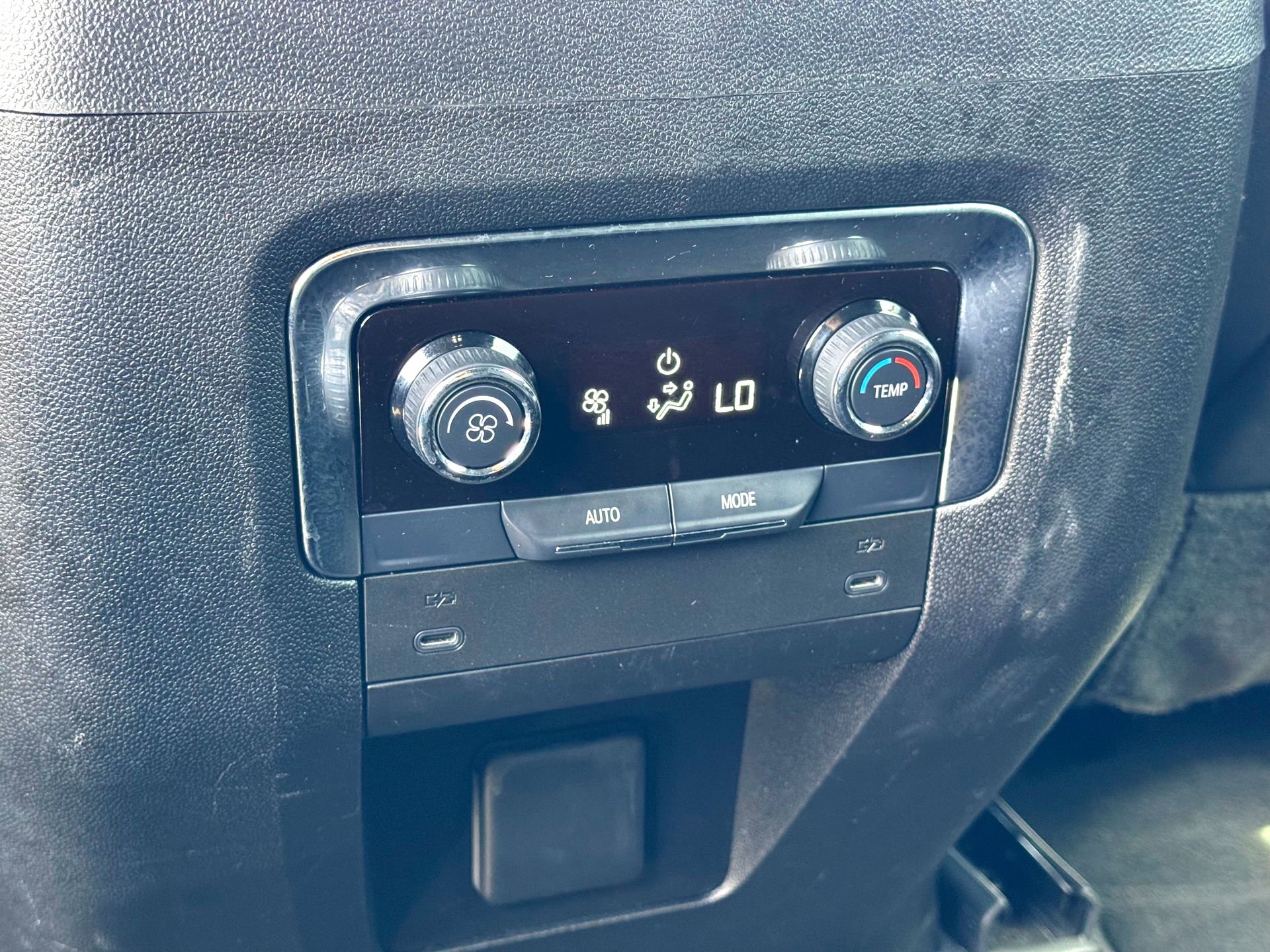 Used 2025 Chevrolet Tahoe Z71 image 21