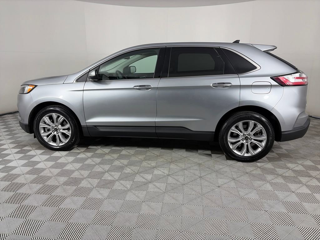 Certified 2024 Ford Edge Titanium image 4