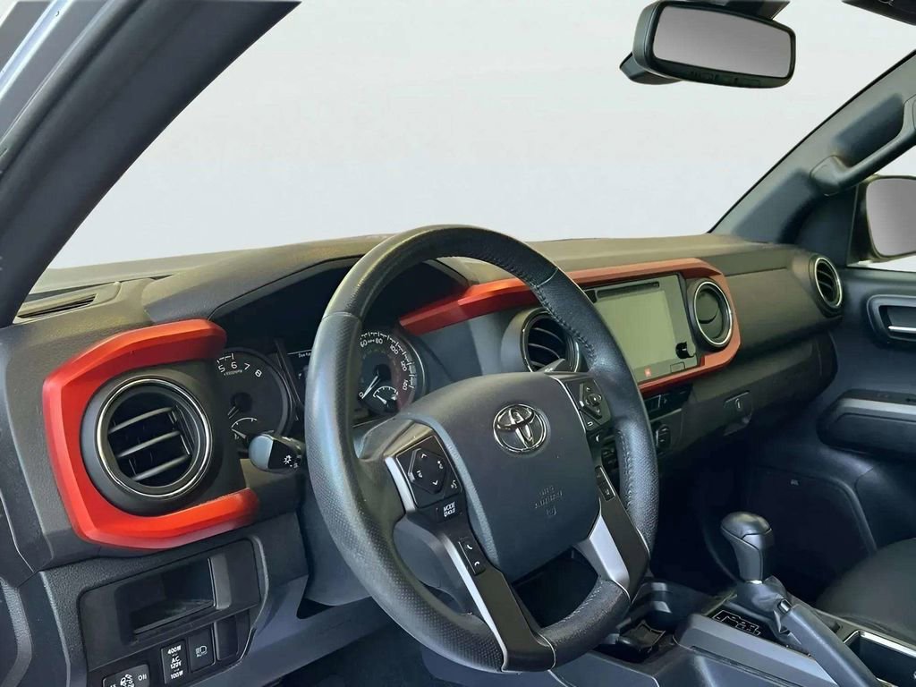 Used 2019 Toyota Tacoma TRD Off-Road AWD/4WD image 16