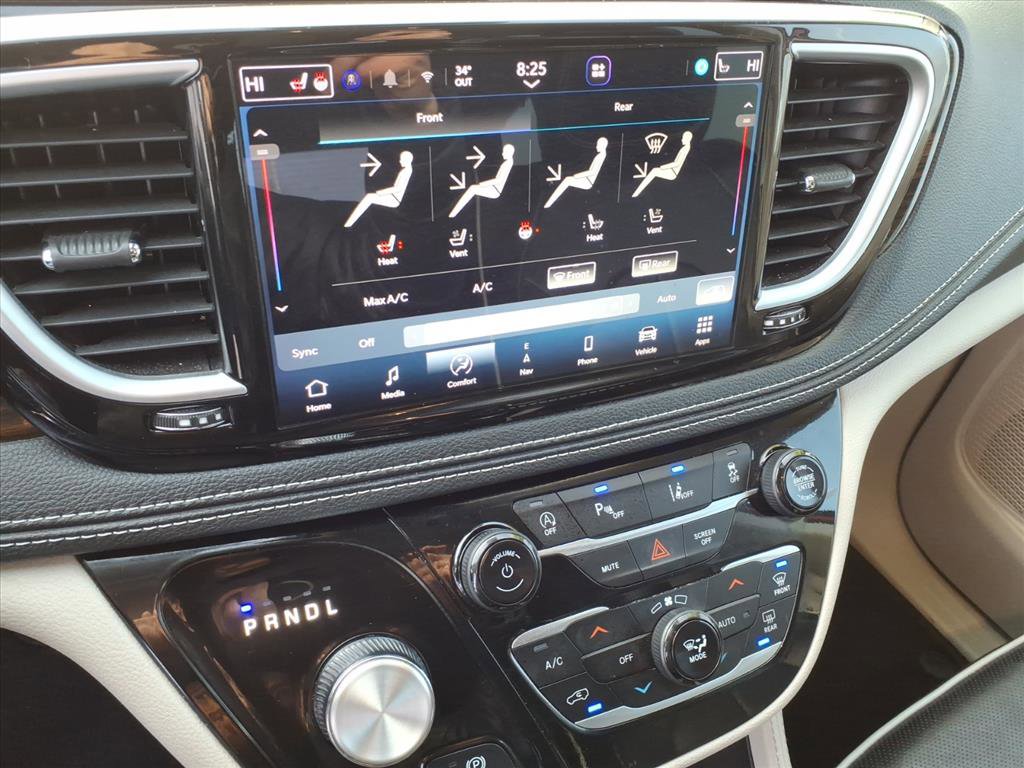 Used 2023 Chrysler Pacifica Limited image 34