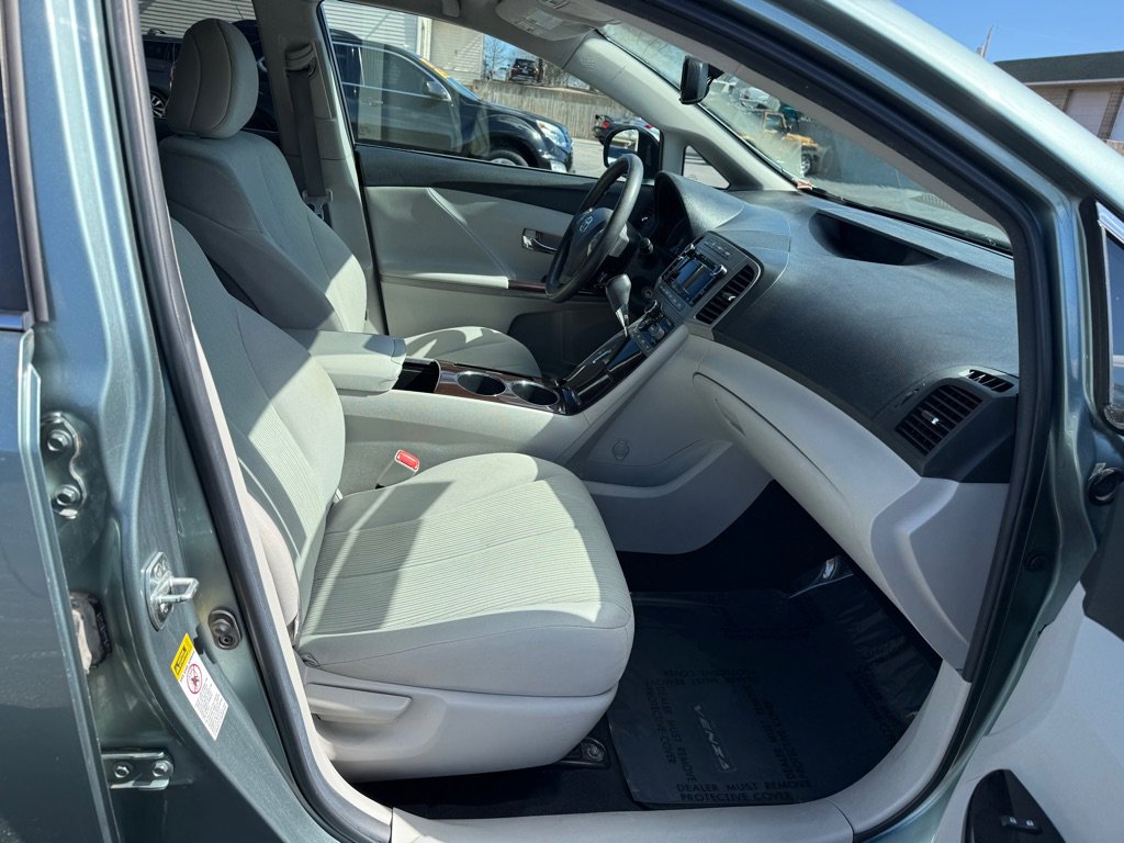 Used 2011 Toyota Venza AWD image 13