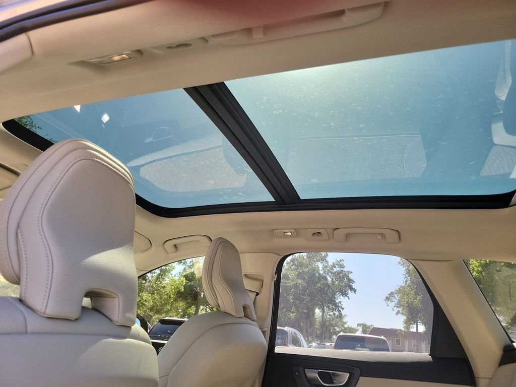 Used 2025 Volvo XC60 B5 Plus w/ Protection Package Premier image 22