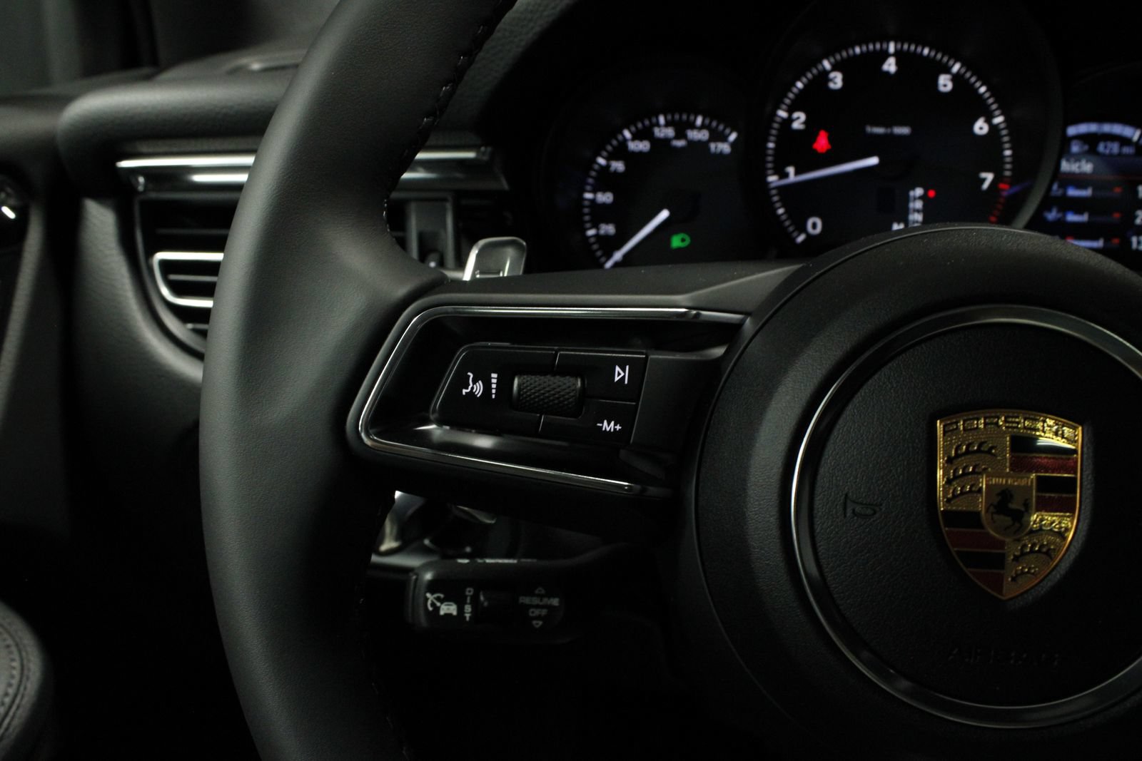 New 2026 Porsche Macan AWD/4WD image 34