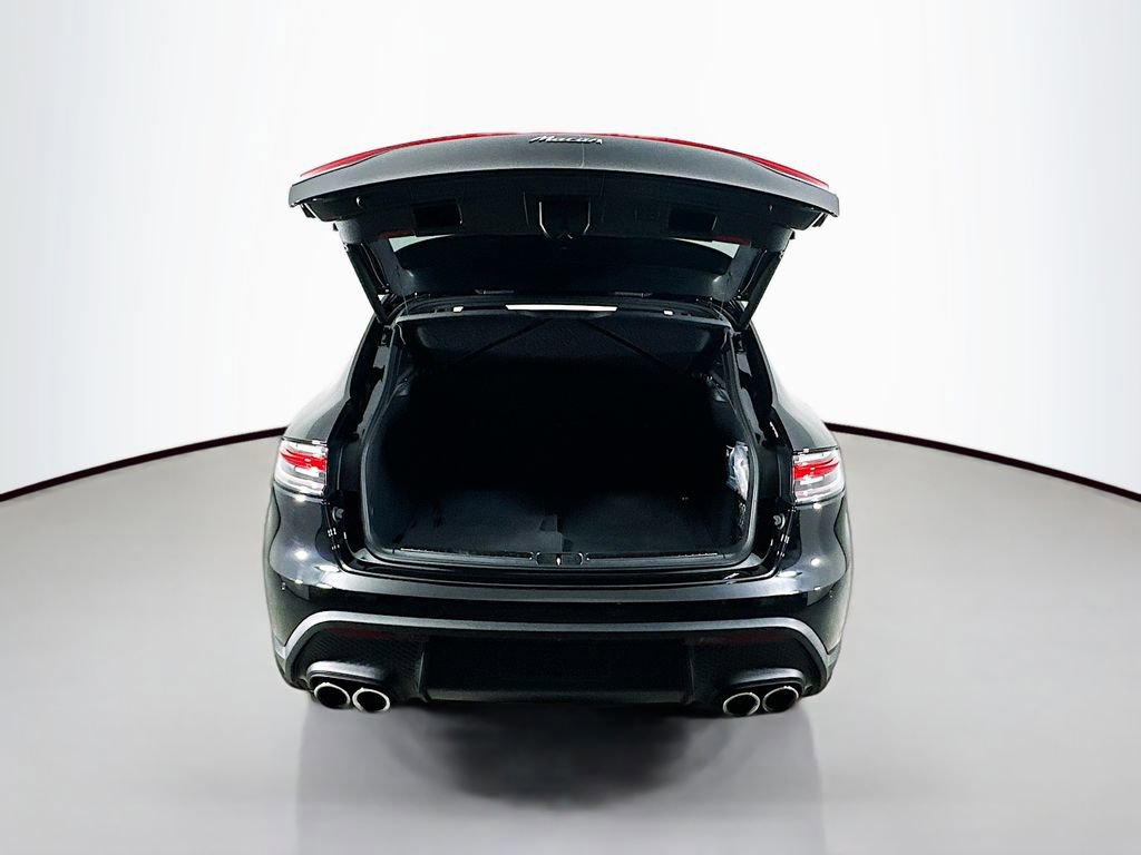 New 2026 Porsche Macan Turbo AWD/4WD image 28