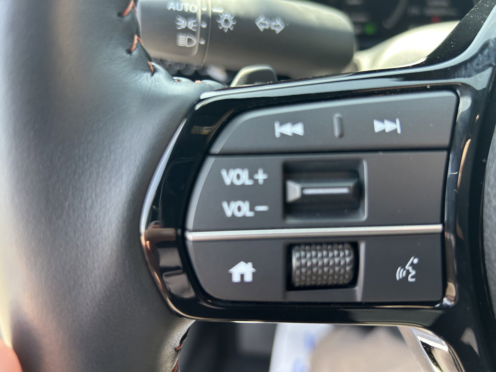Certified 2025 Honda CR-V Sport Touring image 26