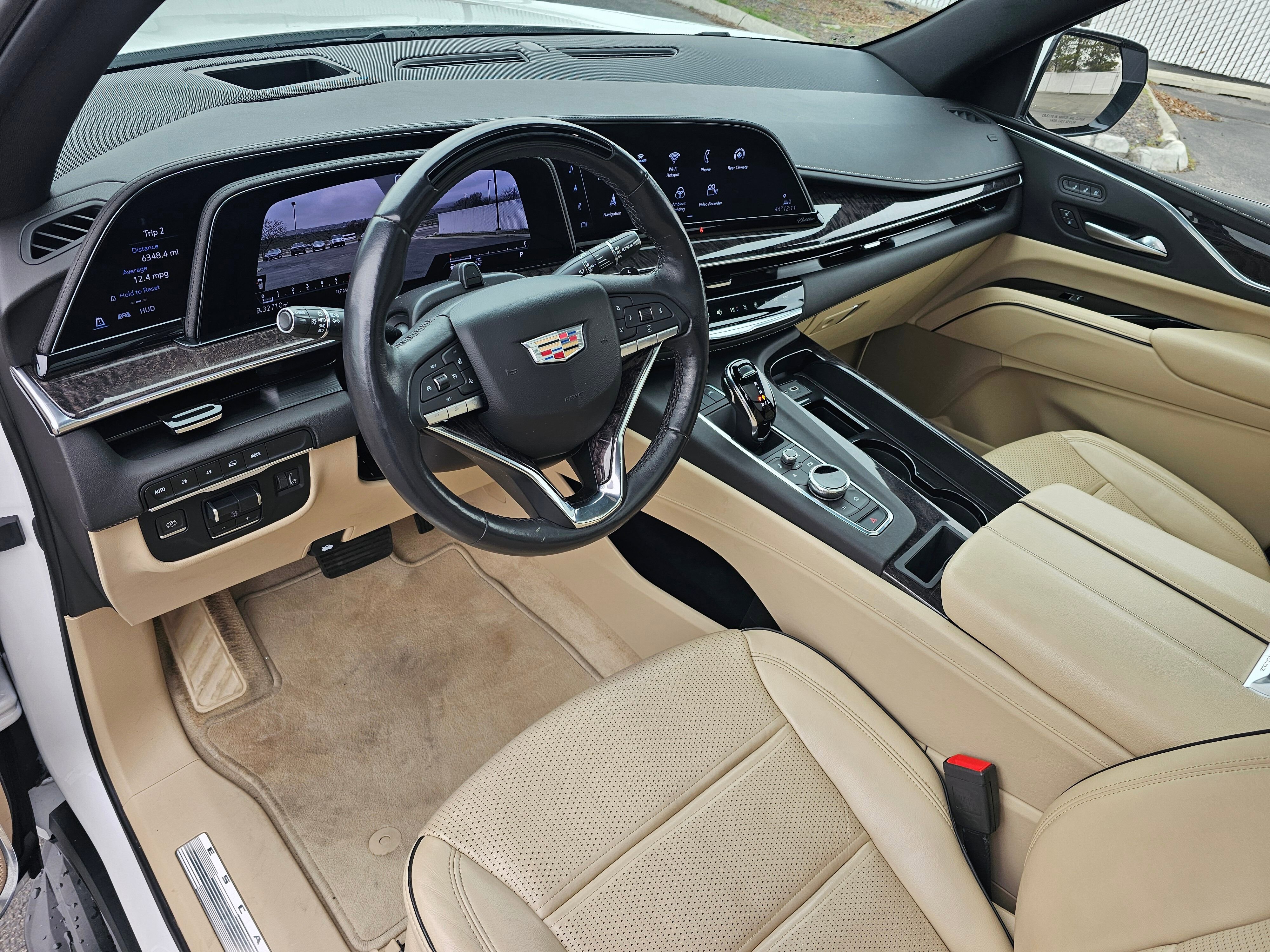 Used 2023 Cadillac Escalade Premium Luxury w/ Performance Package image 34