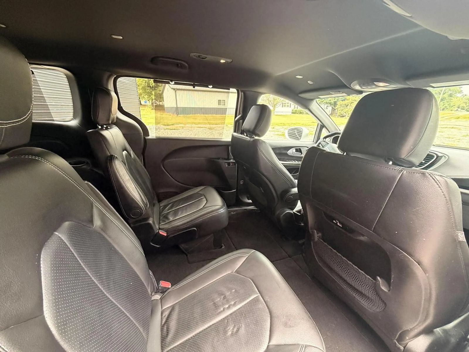 Used 2021 Chrysler Pacifica Touring-L w/ Premium & Safety Sphere Group FWD image 15