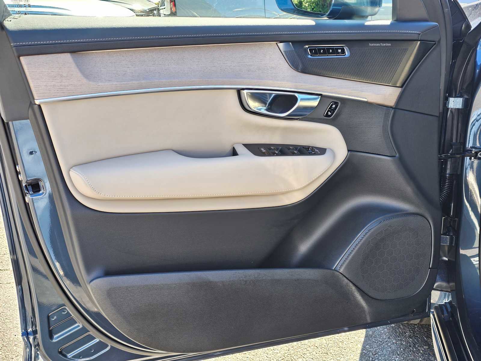 New 2026 Volvo XC90 B6 Plus image 20