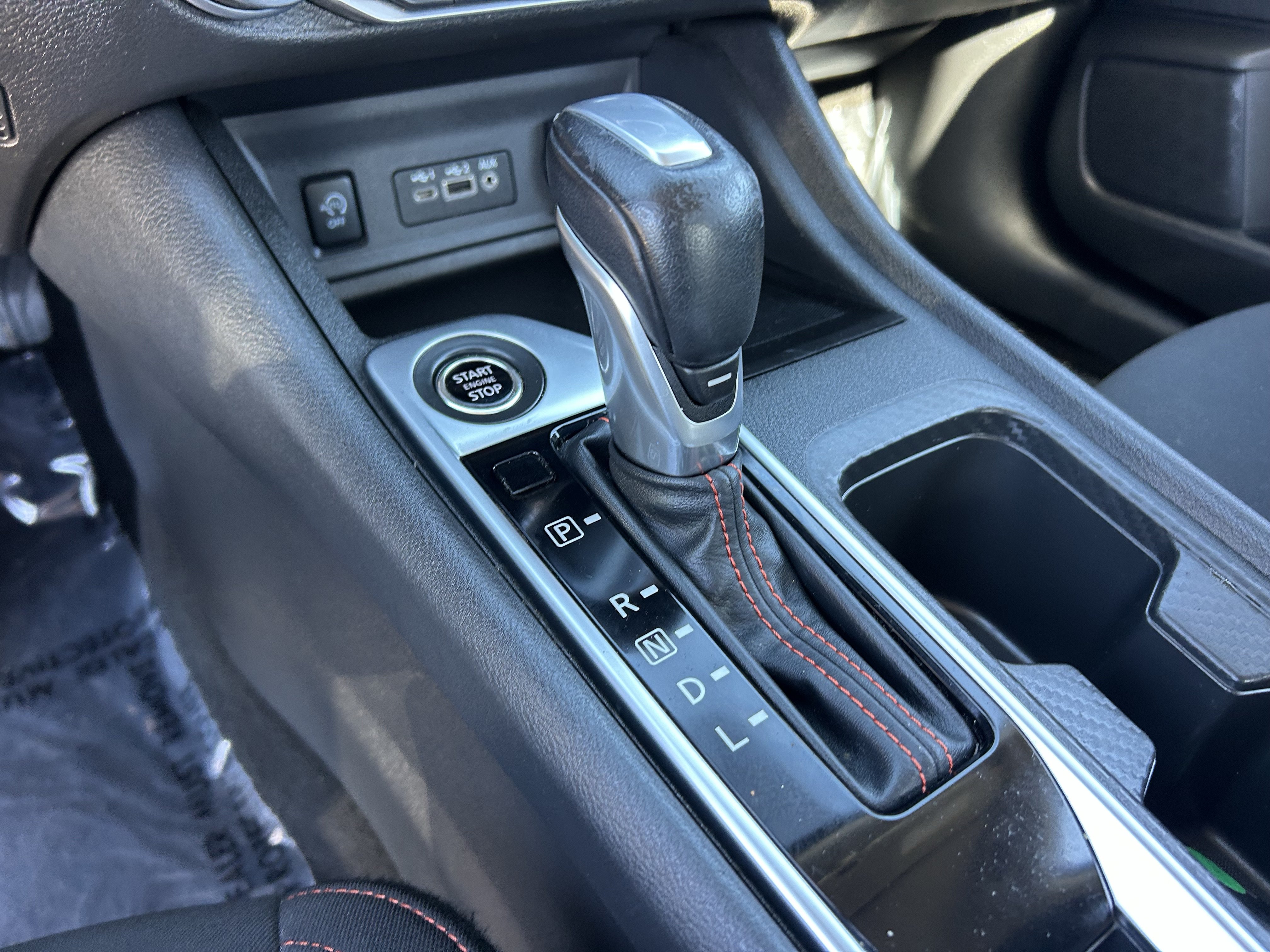 Used 2025 Nissan Sentra SR FWD image 24