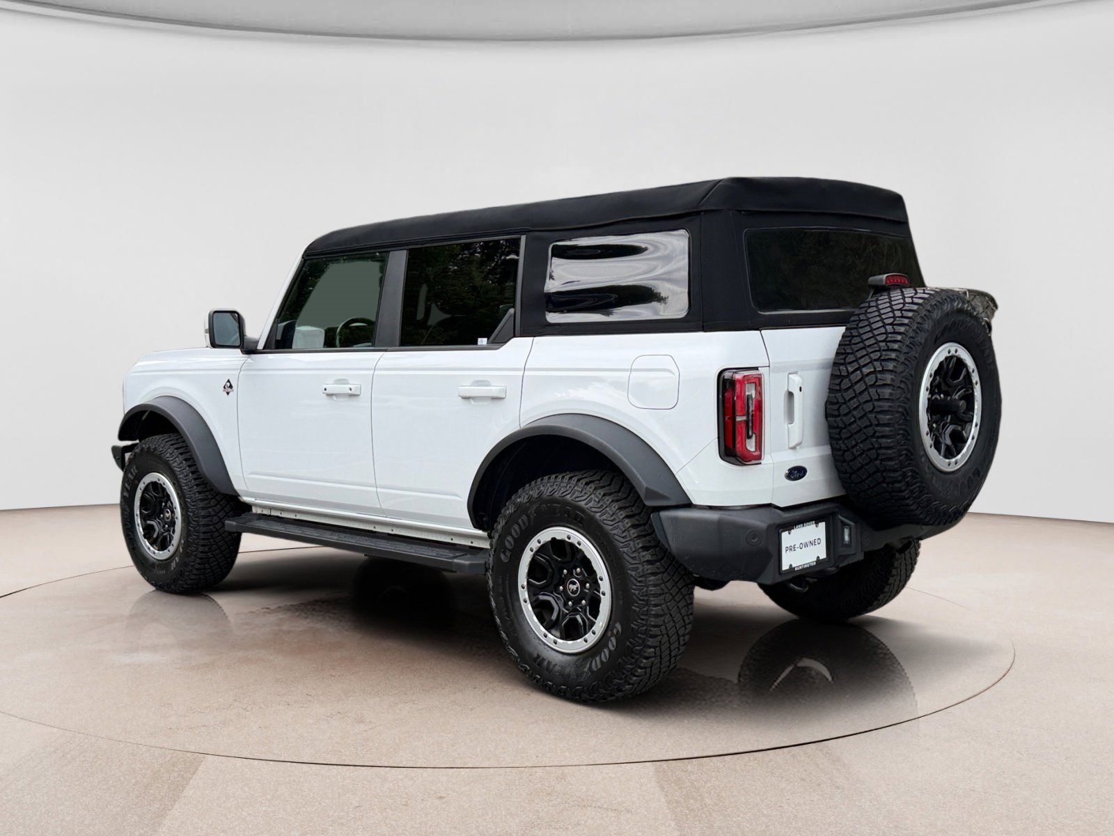 Used 2024 Ford Bronco Outer Banks w/ Sasquatch Package AWD/4WD image 3