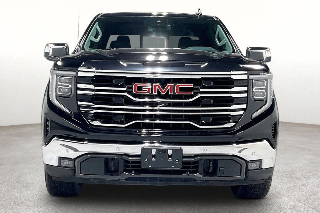 Used 2023 GMC Sierra 1500 SLT w/ SLT Premium Plus Package AWD/4WD image 4