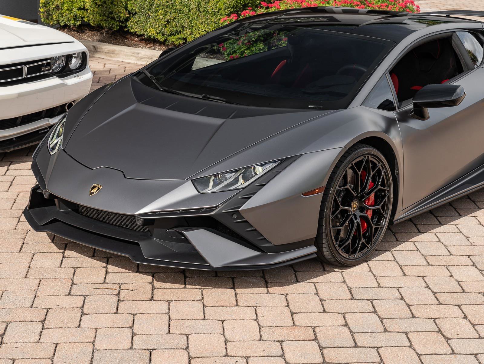 Used 2024 Lamborghini Huracan Tecnica image 5