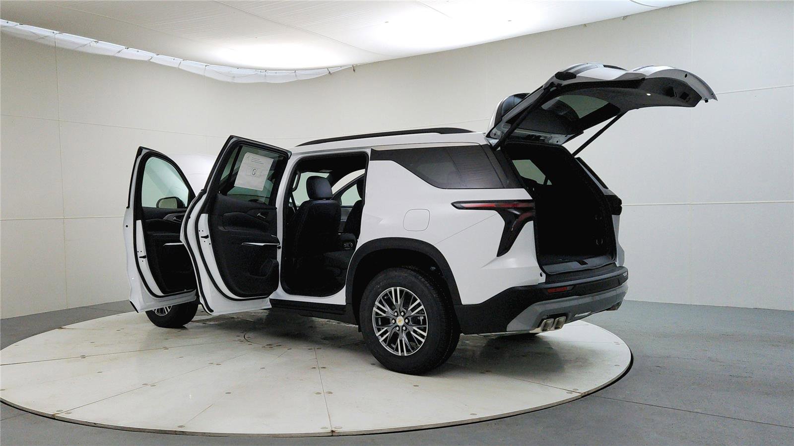 New 2026 Chevrolet Traverse LT image 11