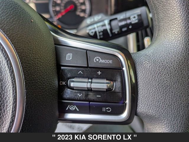 Used 2023 Kia Sorento LX image 15