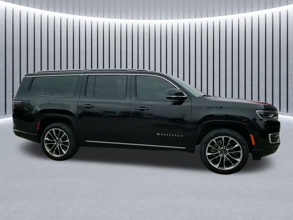 Used 2024 Jeep Wagoneer L Series III w/ Premium Group I image 3