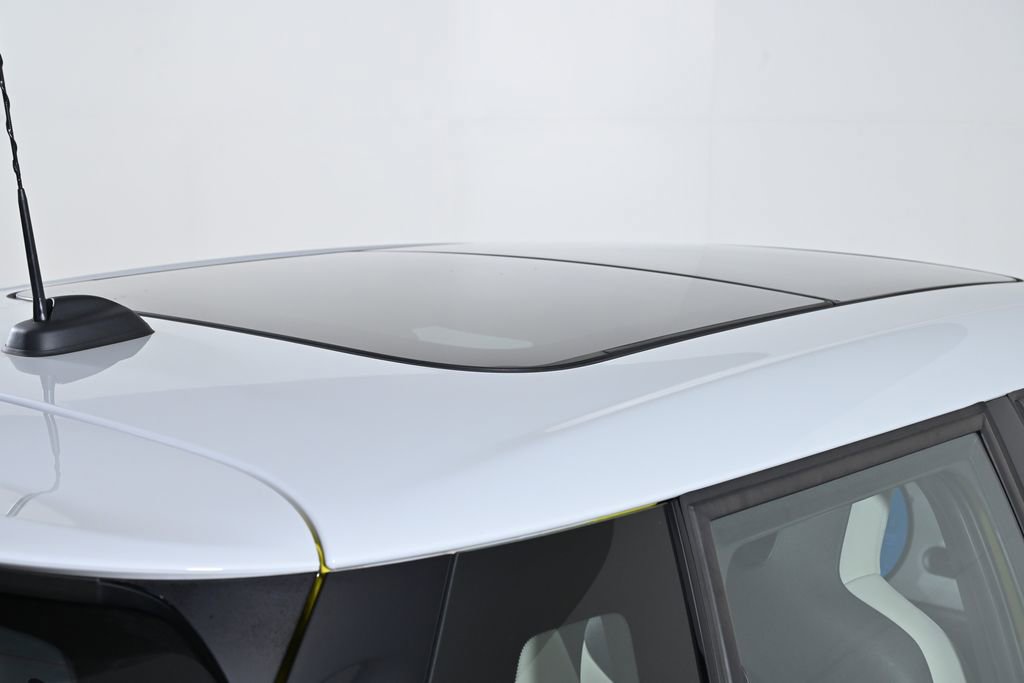 Certified 2025 MINI Cooper S image 11