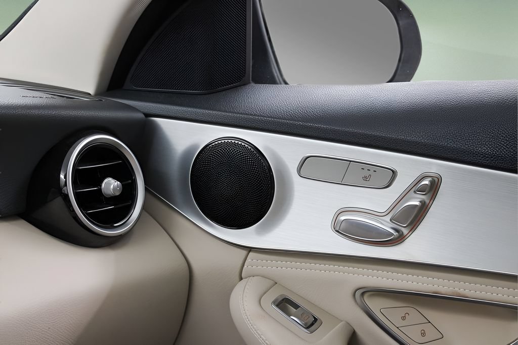 Used 2016 Mercedes-Benz C 300 4MATIC Sedan image 31