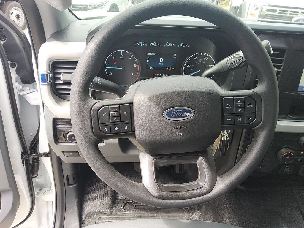 New 2026 Ford F350 XL w/ XL Chrome Package RWD image 9