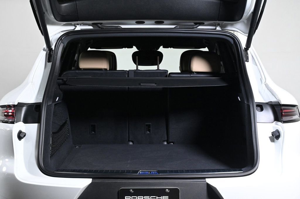 Certified 2024 Porsche Cayenne image 25