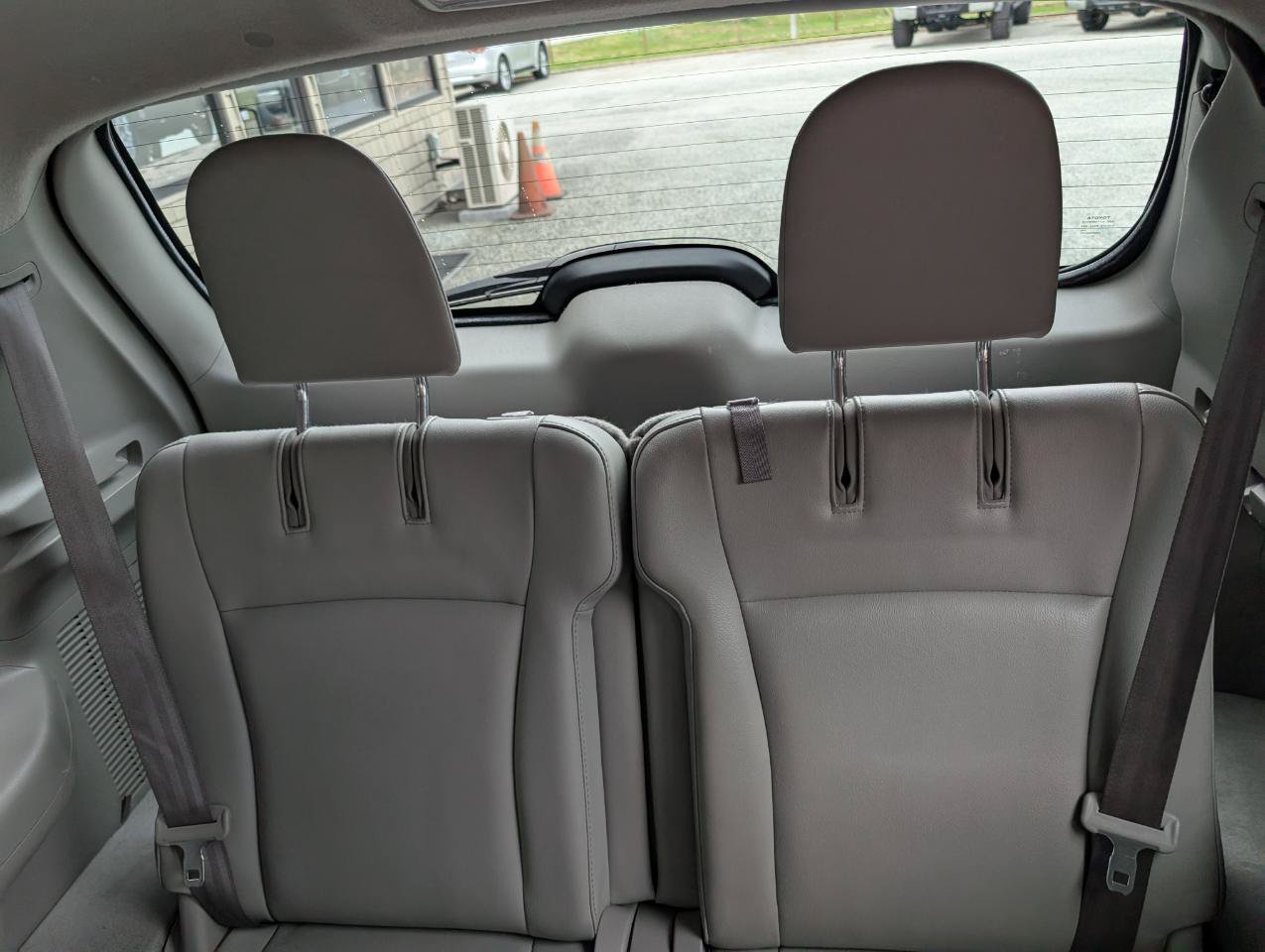 Used 2012 Toyota Highlander SE w/ Tow Pkg FWD image 21