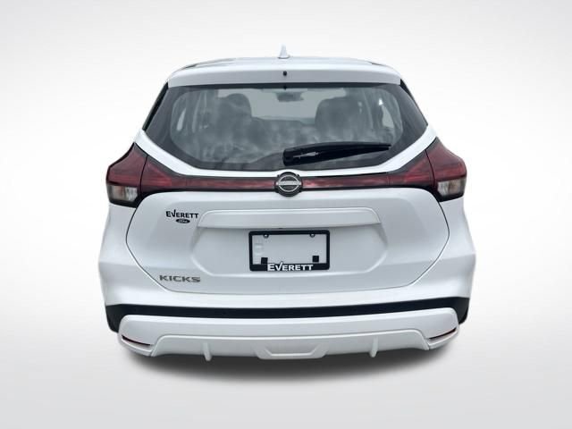 Used 2024 Nissan Kicks S FWD image 8